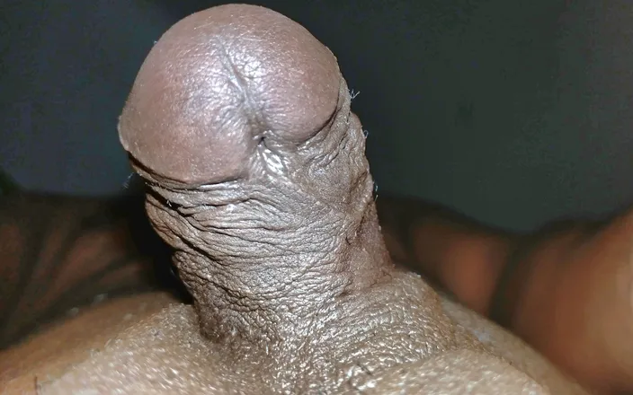 Sissy Bisexual: Masturbating and Pissing