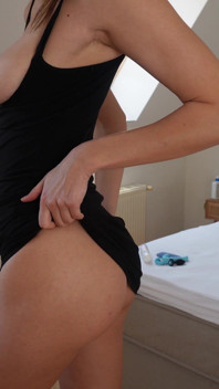 Göt tıkacı ve dildo! Boşalana kadar götümü parmaklıyorum
