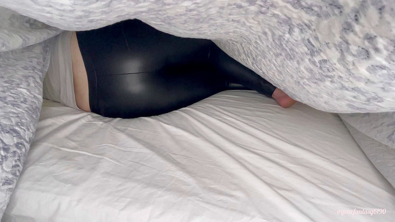 Your fantasy studio: Kentut ketuhar Belanda dalam seluar kulit