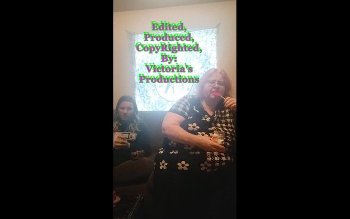BBW nurse Vicki adventures with friends: Found a New Friend and He Likes to Share His...