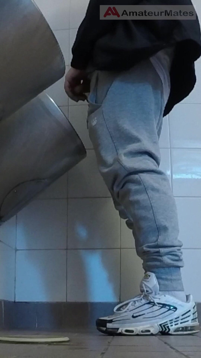 AmateurMates: Amateur Boys in Sneakers Wank and Try Handjob in Public...