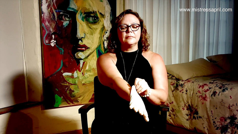 Mistress April: Stăpâna dominatoare April ceremonia