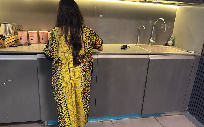 UrbanDesix: Bhatije Ke Sone이 차치네 땅을 가지고 있어도 Nikal Ke Blowjob이 디야