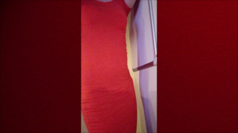 Joslin: 娘娘腔乔斯林穿着红色礼服跳舞