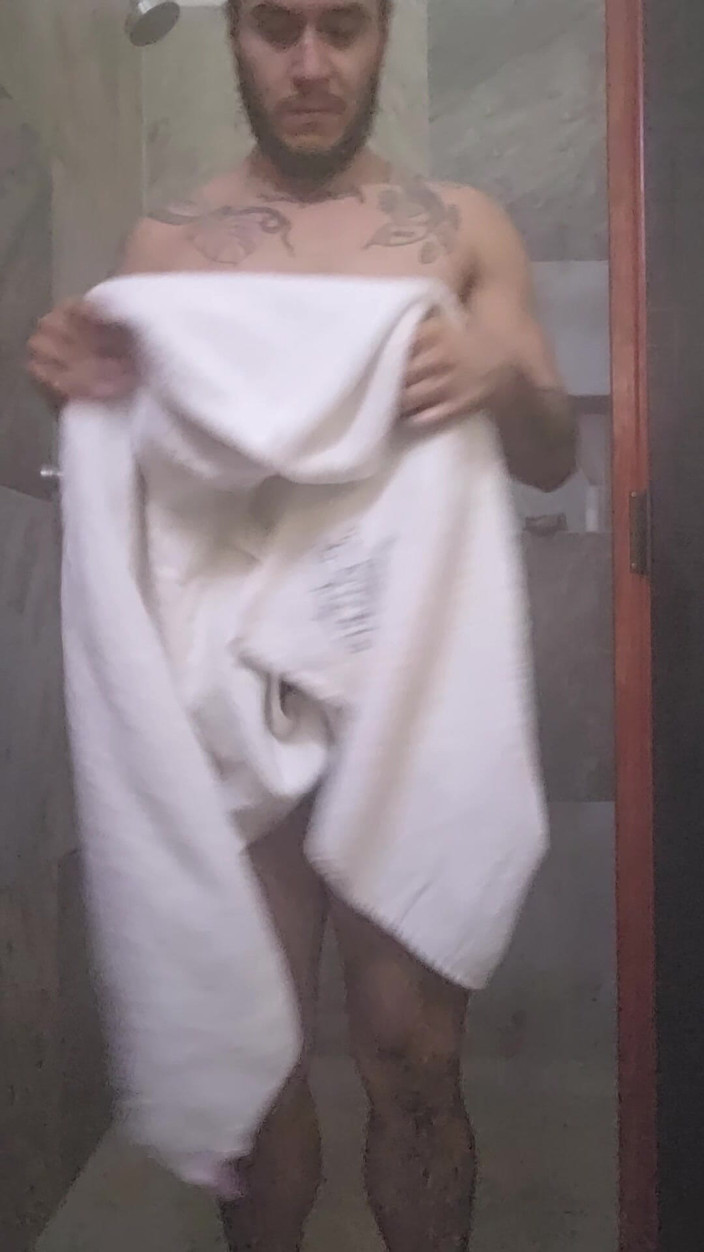 Alxndr McFee: BENIMLE DUŞ ALIR MISIN?