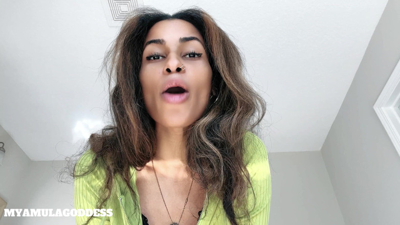 Mya Mula Goddess: シンプ・スピット