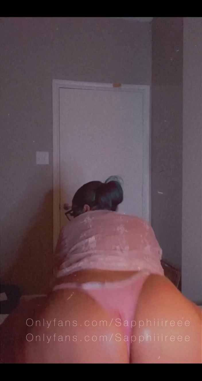 Biggdebbie solo: Biggdebbiecakez je taková škádlení