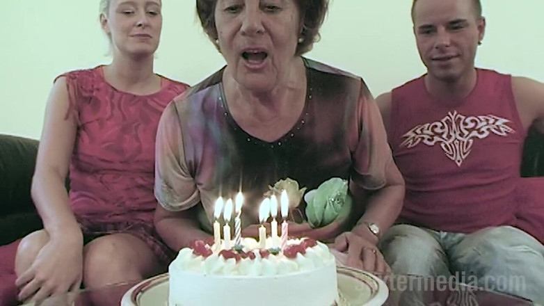 Sextermedia by Pete: Old Granny Fucked in a German Threesome