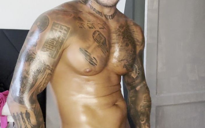 BoyGym: Büyük yaraklı hunk kaslı!!