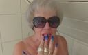 PureVicky66: BBW Granny Pees in the Bathtub!