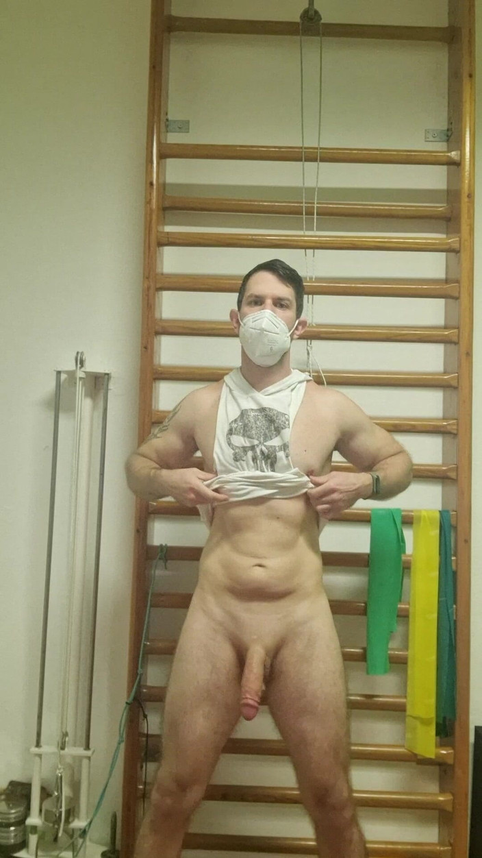 Armagedonxxl: 展示我的身体和鸡巴。小自慰