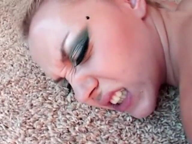 Anal seduction: Blonde babe with nice phat ass gets her asshole filled...