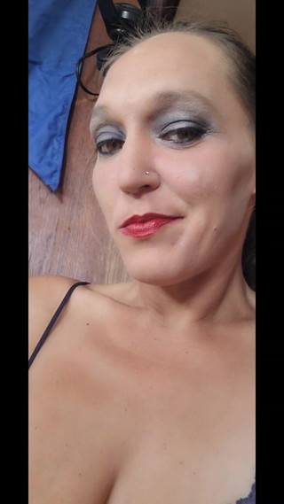 Lady Godiva Productions: A las milfs les encanta volar humo