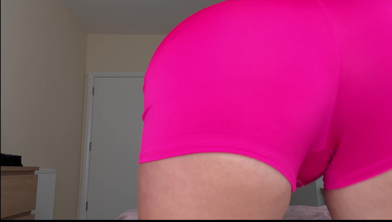 Emma Voyeur: Tôi vuốt ve âm hộ và đáy quần của tôi trong chiếc...