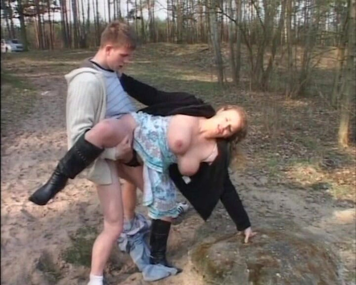 BB video: Amatorskie niemieckie filmy porno na świeżym powietrzu z lat 90. z gorącymi...