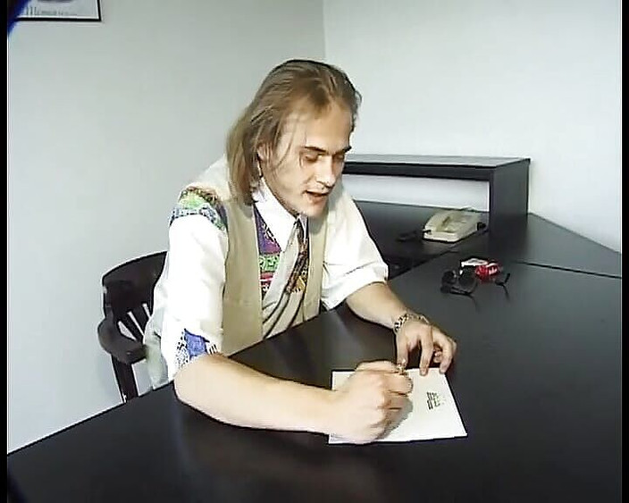 German amateur couples: Super sexy německá blondýnka šuká se svým šéfem pro zvýšení platu