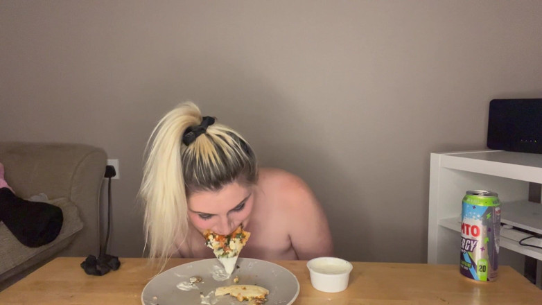 EeveeXo: No Hands Messy Pizza Eating Mukbang Challenge