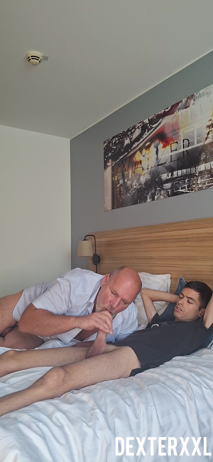 Dexterxxlfun: Sexy Skinny Guy Rafael Fucking My Big Fat Ass Gay...