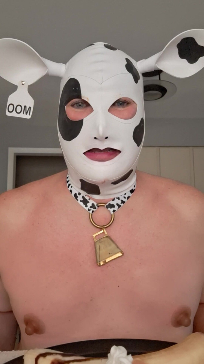 Victoria Lecherri: Голодний голодний hucow!