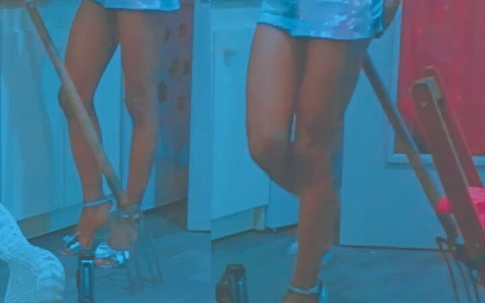 Charlie-0123: Memetik buah terlarang di bawah bulan