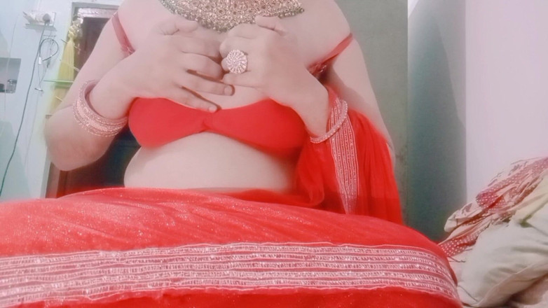 Gaurisissy: Indický gay crossdresser skutečný XXX sex v červeném sárí tvrdé šukání