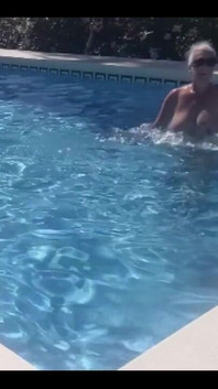 Skting kemarin berujung dengan di kolam renang