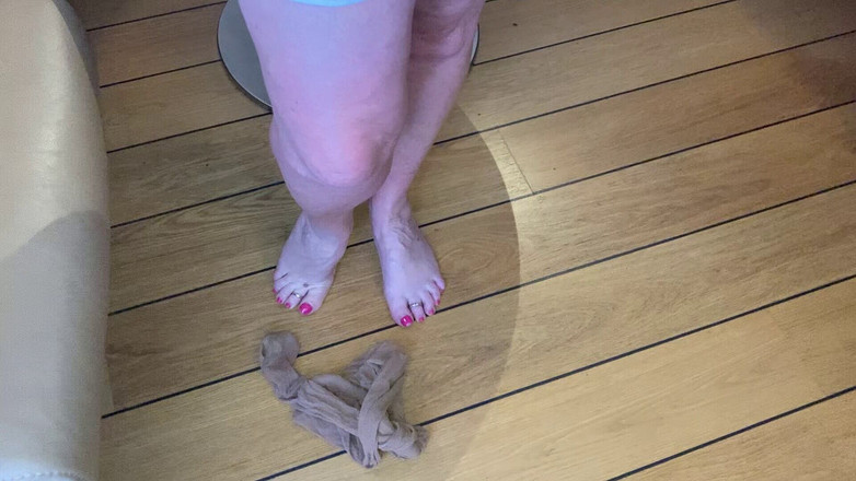 Mr MF: ミセス・マチュア・フィートは本当のからかいです