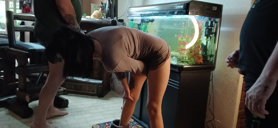 Bigjoefuckalott: 彼女がディルドを犯している間、私の義理の妹をオナニーする