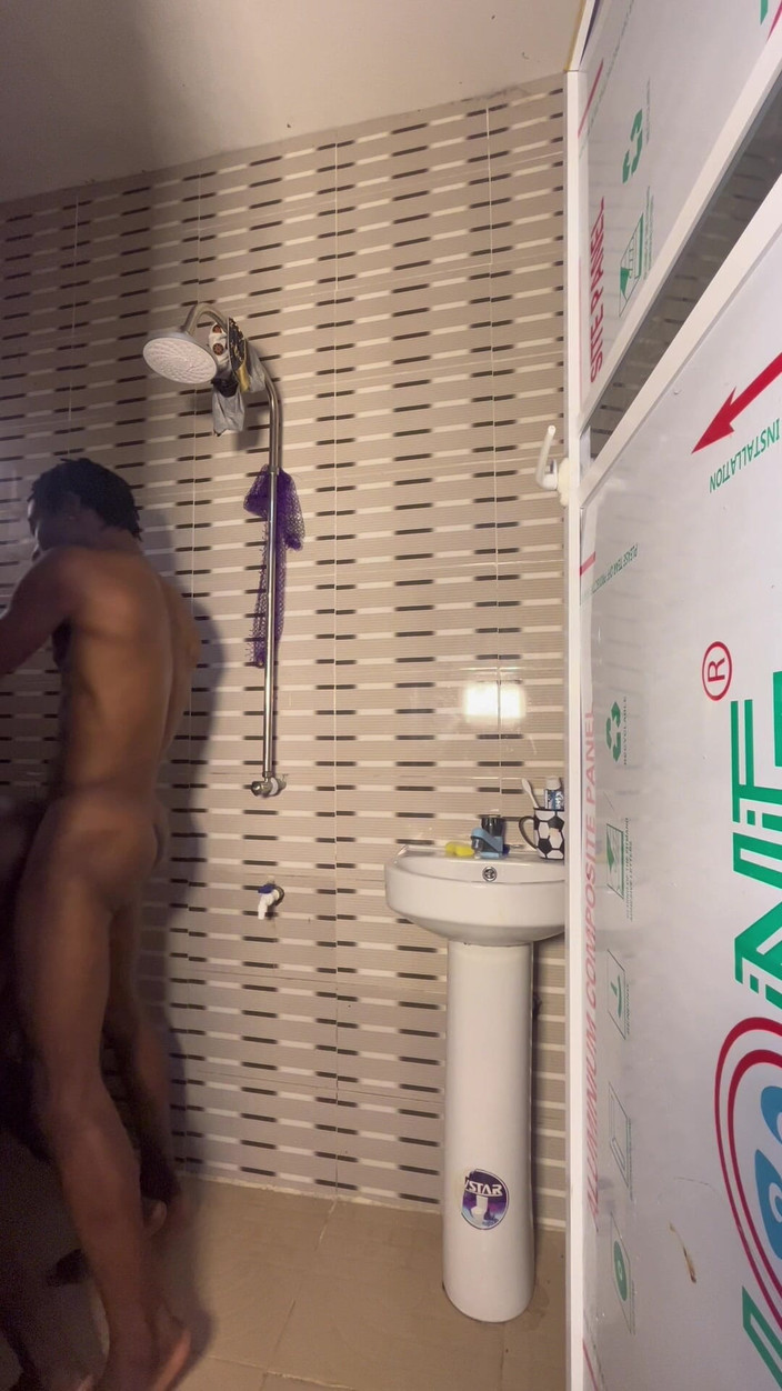 Blacksexy: Banyo seksi ile presido