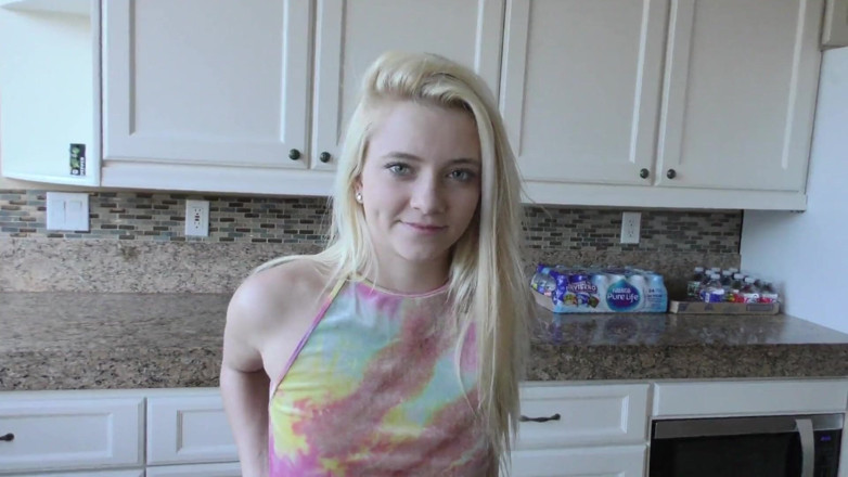 Perv Milfs n Teens: Riley Star Gets On Top Of Her Step Daddies Dick...