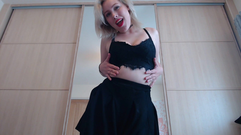 Ripley sweet studio: Gergasi Duduk Di AtasNya Dengan Badannya