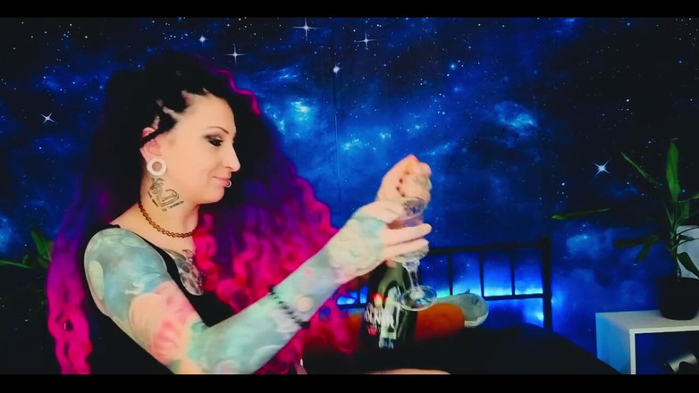 Marta Katze: Un attimo dal mio fottuto stream di compleanno