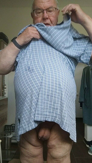 Karlchengeil: Celé moje tělo - cítit bolest v mých bradavkách!