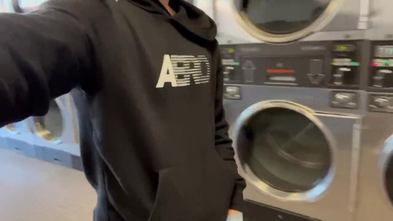 Xooshua (xblue18): Neuken in de wasvrouw