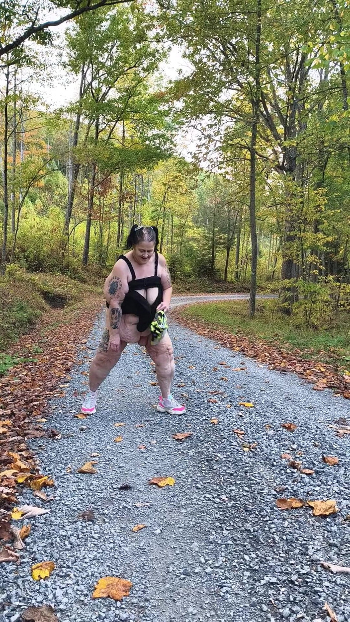 HerculesnVENUS: Na venkovské silnici tahle děvka vystříká náklad