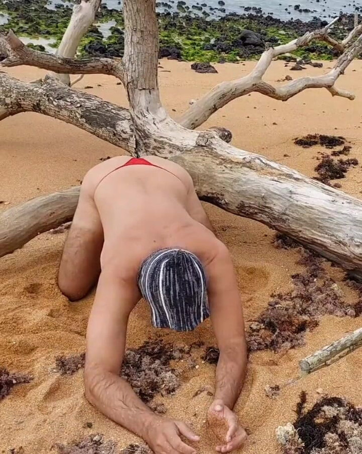 Ladysilvas: Ladysilva在海滩上穿着内裤真是热辣的屁股