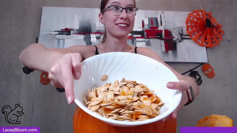 Lacey Bloom: Live show pumpa carving 2611