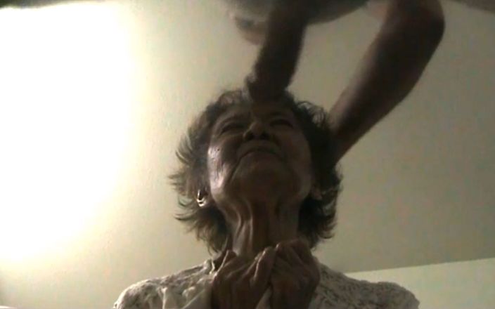 Cock Sucking Granny: Fans Love This Angle