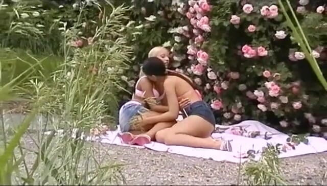 Hot Lesbians X: Дуже пристрасні лесбіянки