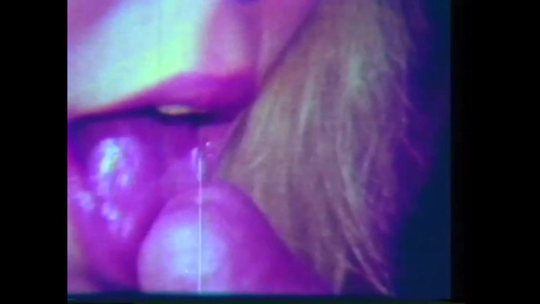 Vintage Megastore Full hd: Na večírku se navzájem kouří