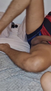 bistar men do joron ke saath bahut hot chaar logon vaali chudaee