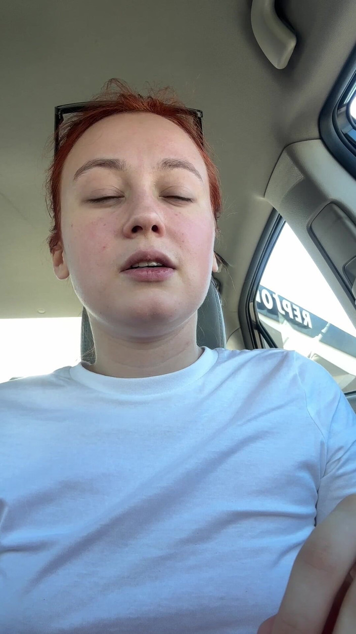 Sheryl X Sinclair: Учимся чихать с порошком: только чиханье