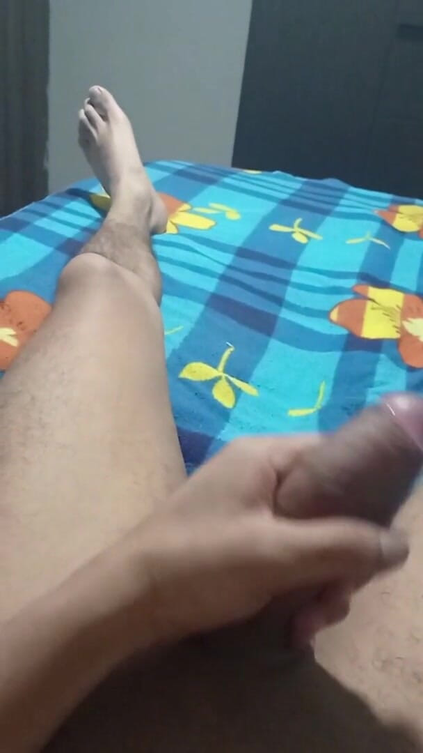 Camilo Campos: Tired of working, nothing better than a handjob at night