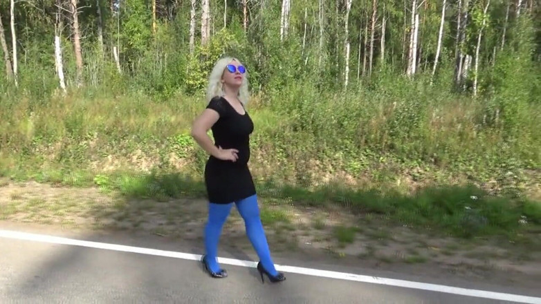 Nylon-Heels: Blue pantyhose