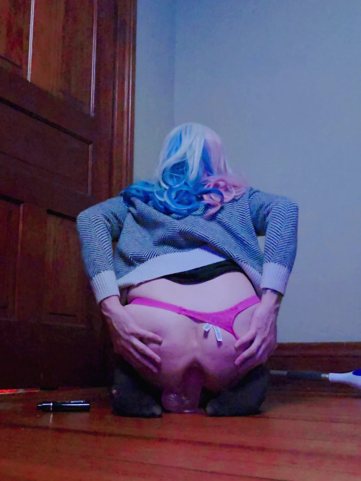 Chloe Cox: Fofa maricas cadela goza cavalgando enorme consolo - Chloe Cox