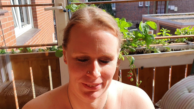 UserBitch1: BJ on the Balcony