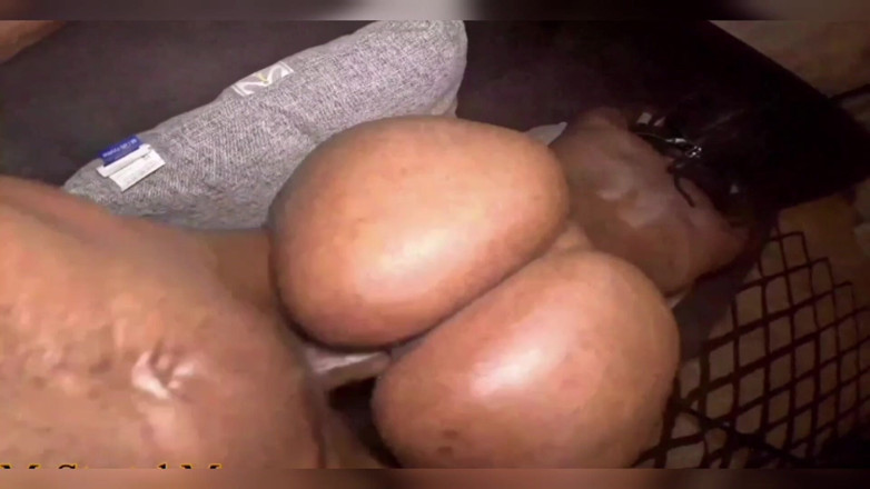 Masked Creamer: Bubble Butt Swallows Thick Cock