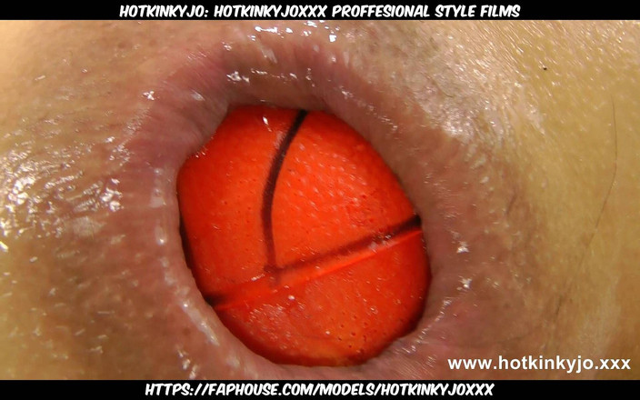 Hotkinkyjo: Hotkinkyjoxxx proffesional style films: Развлечение яиц Санты и анальный пролапс от Hotkinkyjo