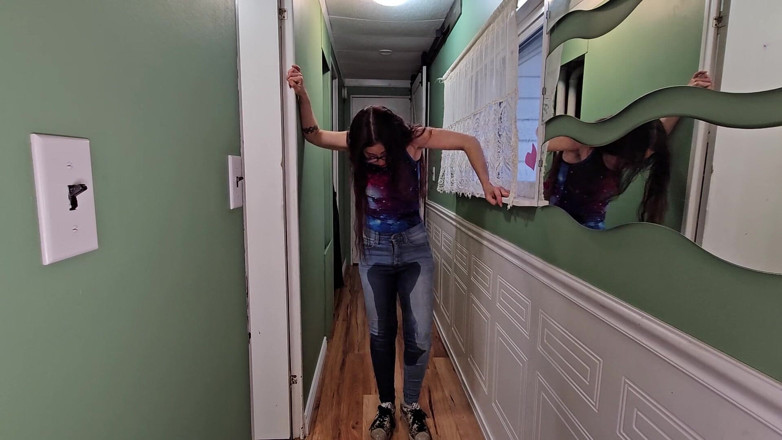 Nerdy_faery: Wetting My Jeans Makes Me Squirt