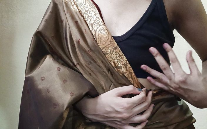 Ishita: Masturbando duro no Saree